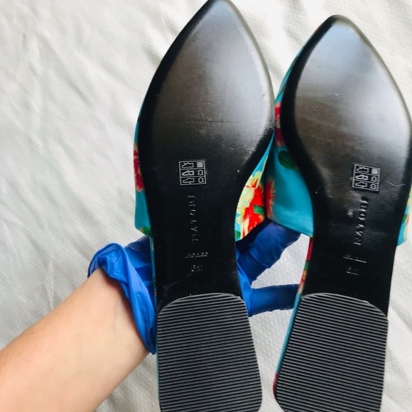 Natori Women's Floral Blue Mules - Picture 7 of 9